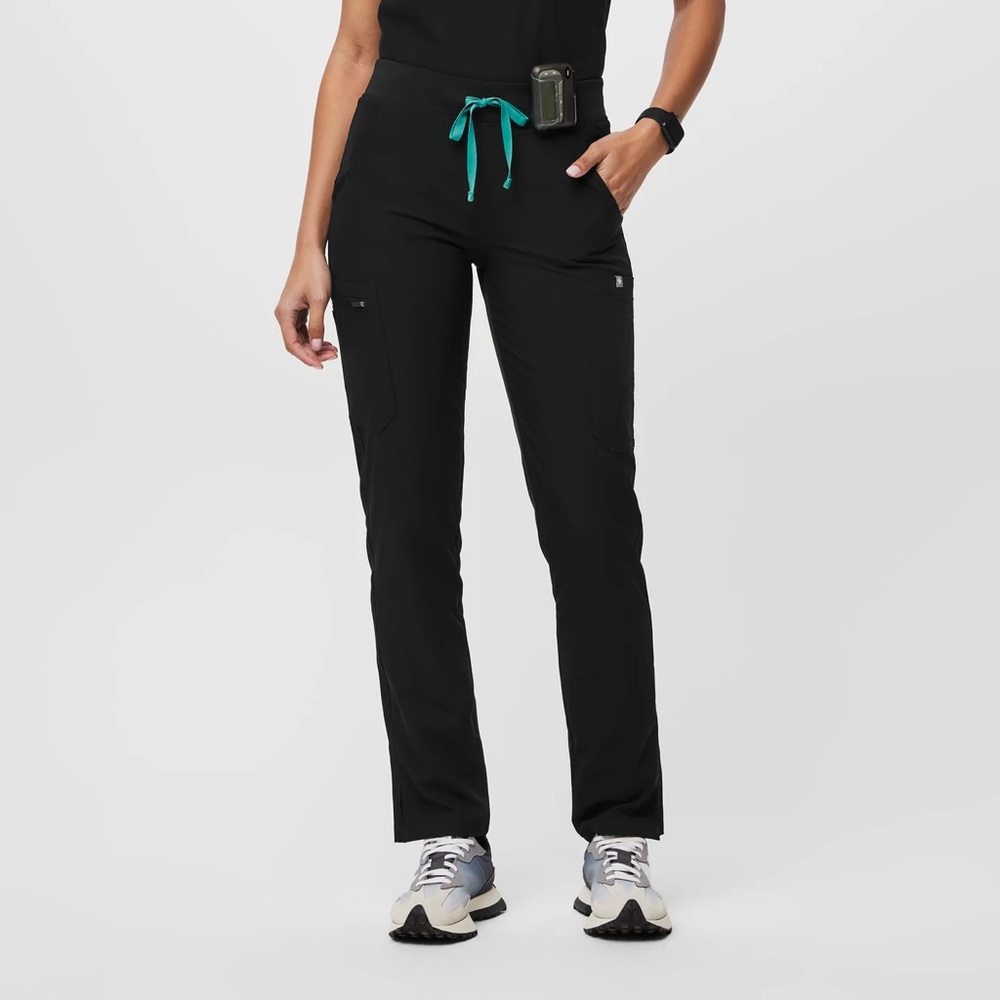 BNWT FIGS HW Yola FreeX Lined Scrub Pant